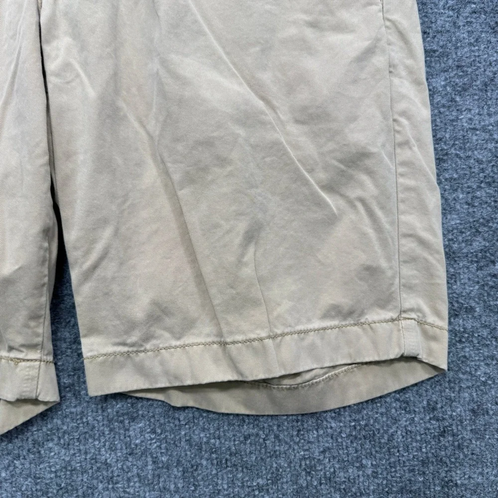 Uniqlo Chino Shorts Mens Medium Khaki 9in Inseam Cotton Casual Dress
